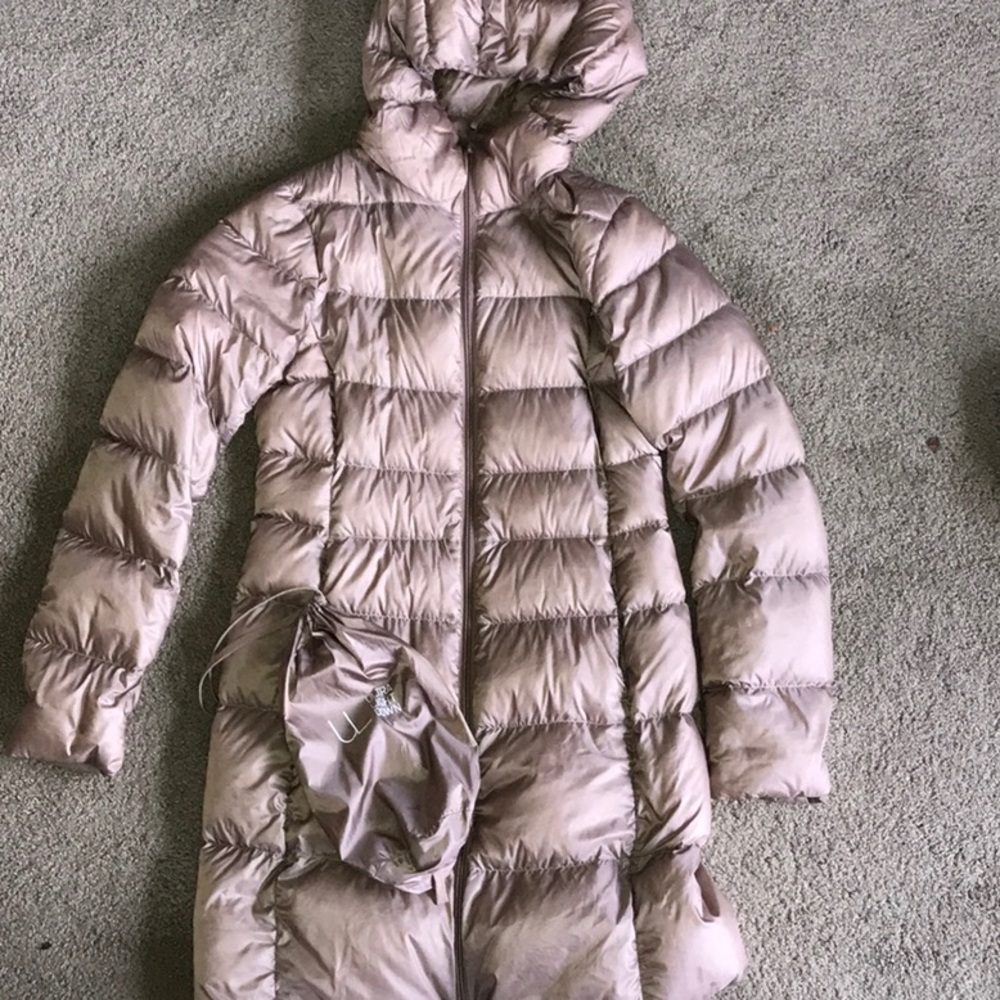 Uniqlo Packable Down Coat - Picture 2 of 8